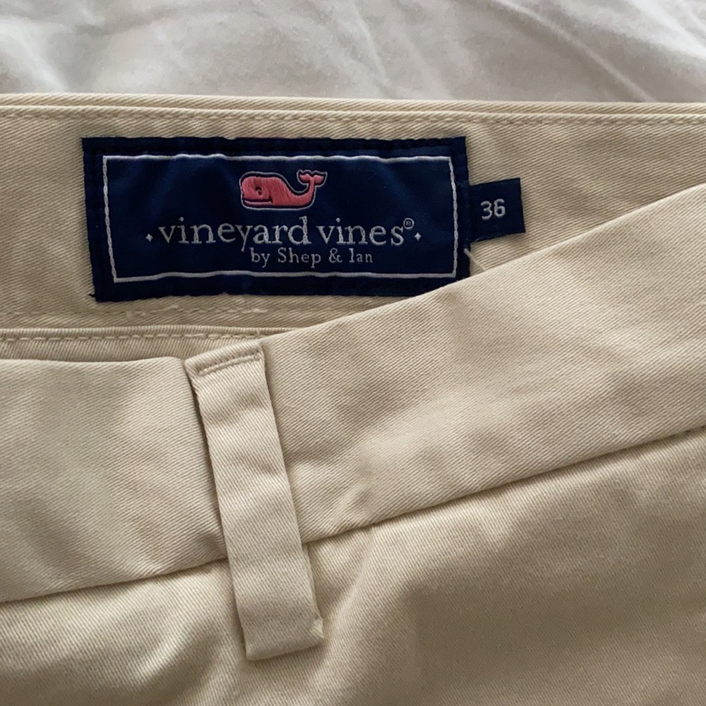 Vineyard Vines Breaker Shorts - Picture 2 of 3
